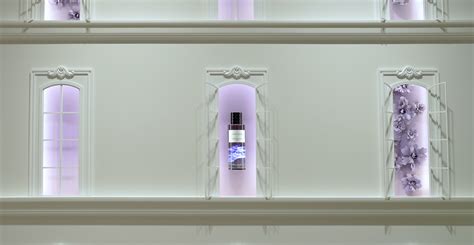 September 2023: Dior Perfume Holograms 